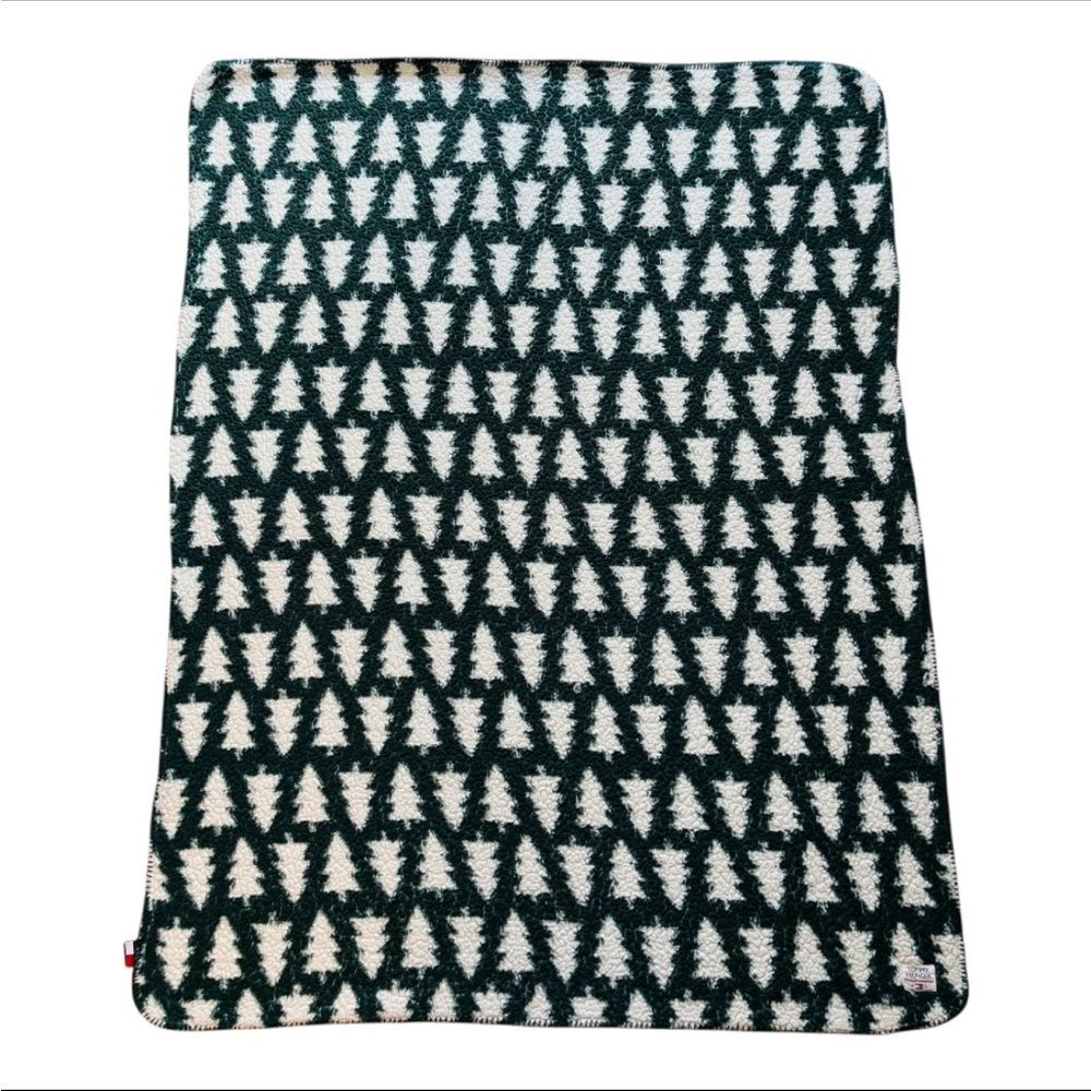 Tommy Hilfiger Green and White All Over Christmas Tree Pattern 48x62 Blanket
